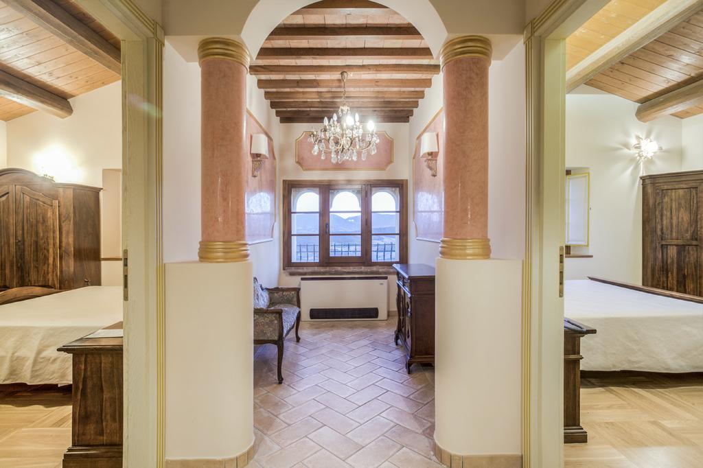 La Castellaia Resort Fabriano Esterno foto