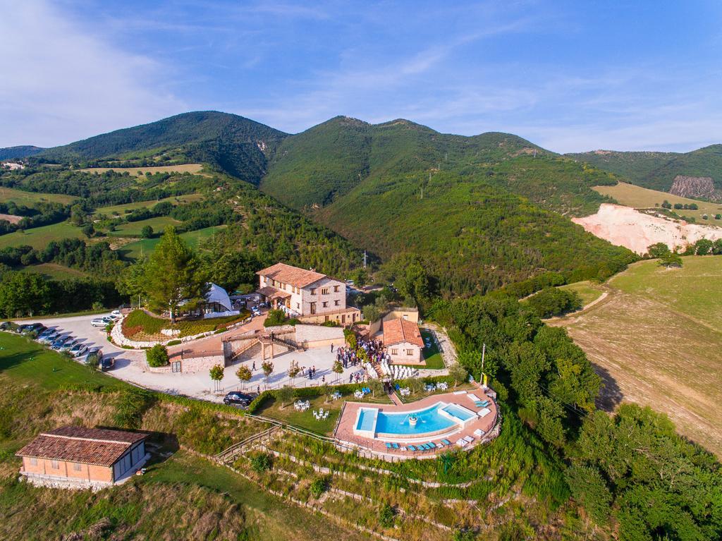 La Castellaia Resort Fabriano Esterno foto