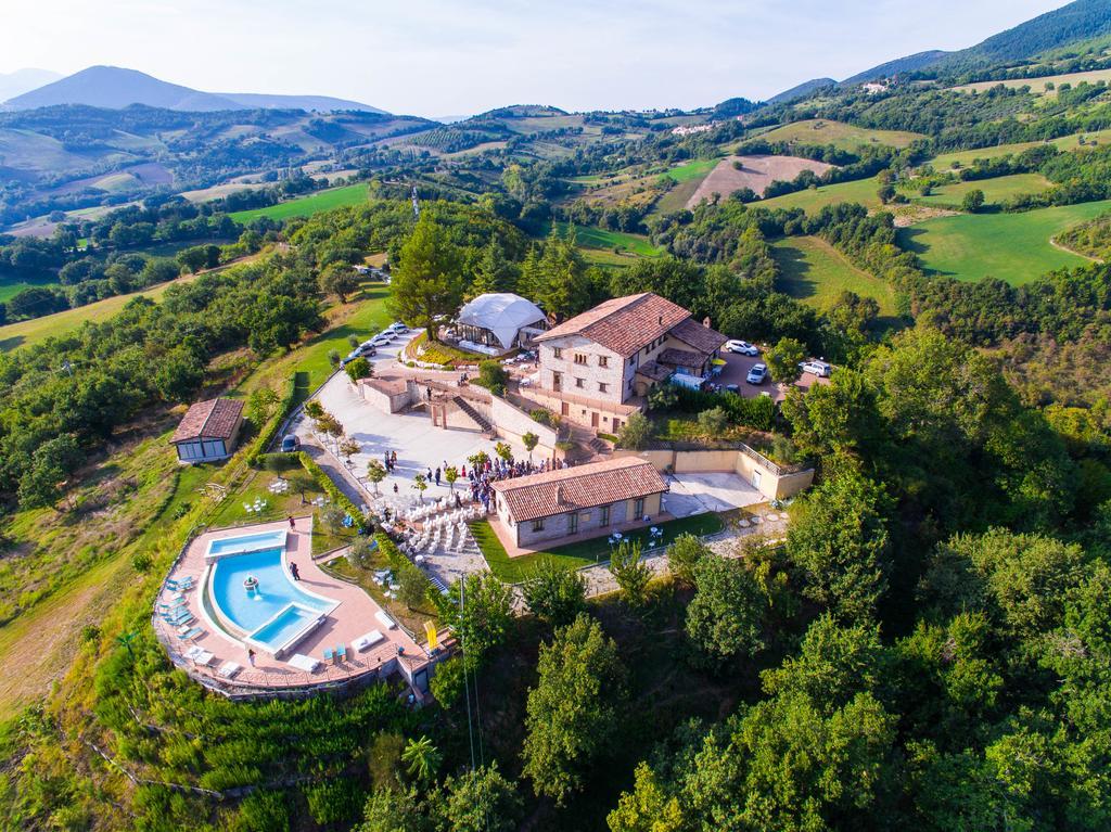 La Castellaia Resort Fabriano Esterno foto